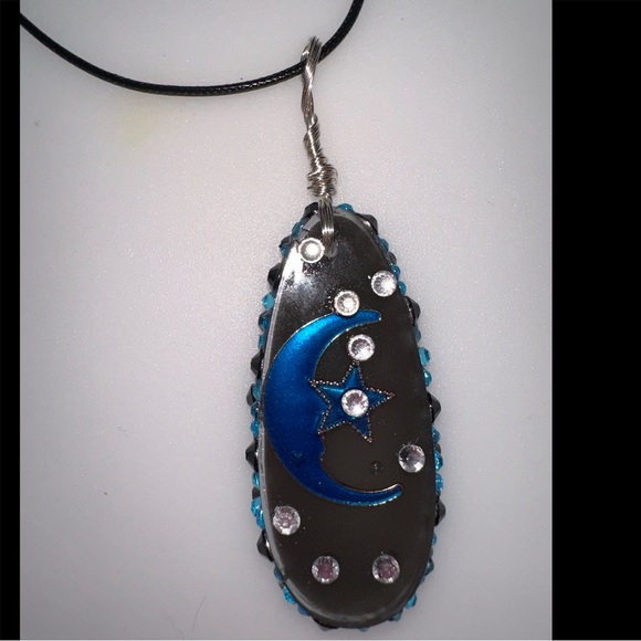 Moon & Star Charm Pendant Necklace - Picture 3 of 9